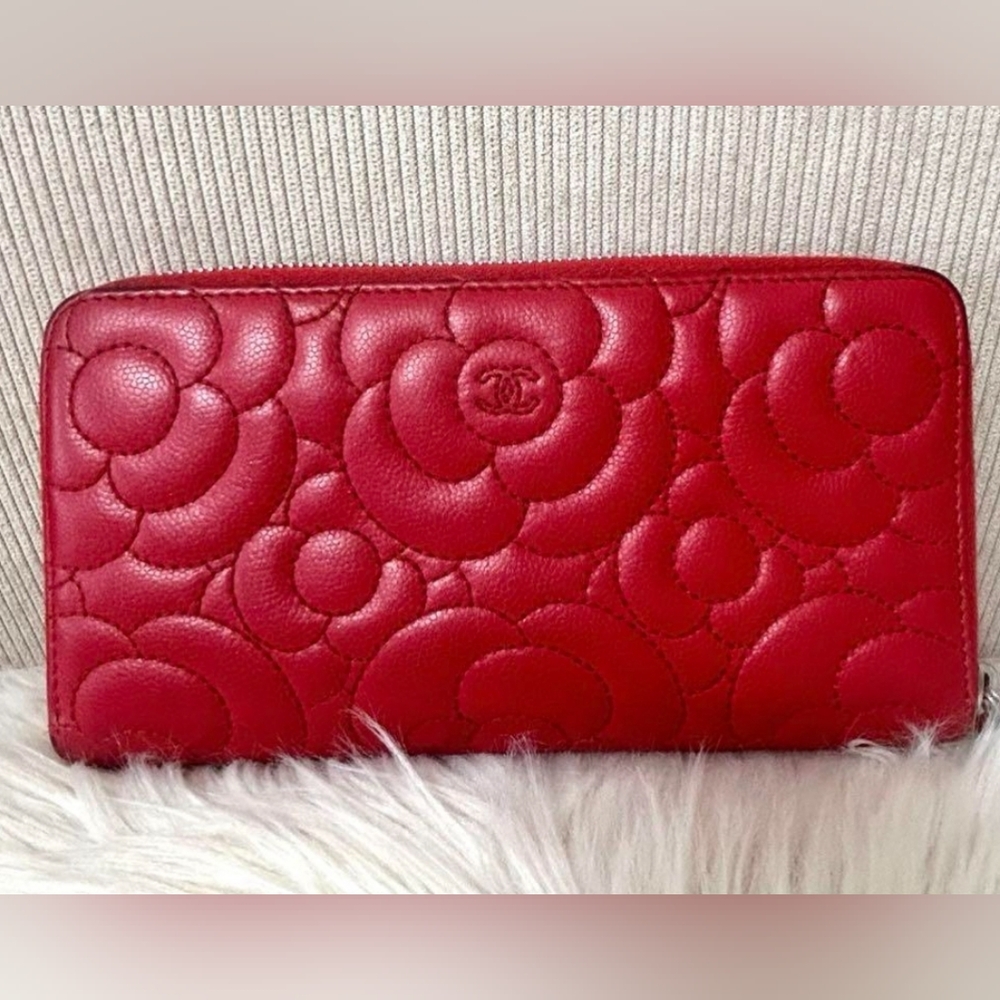 🇮🇹RARE Stuning CHANEL Camelia Red Quilted Lambskin Zip Around Long Wallet❤️❤️❤ - Picture 4 of 17